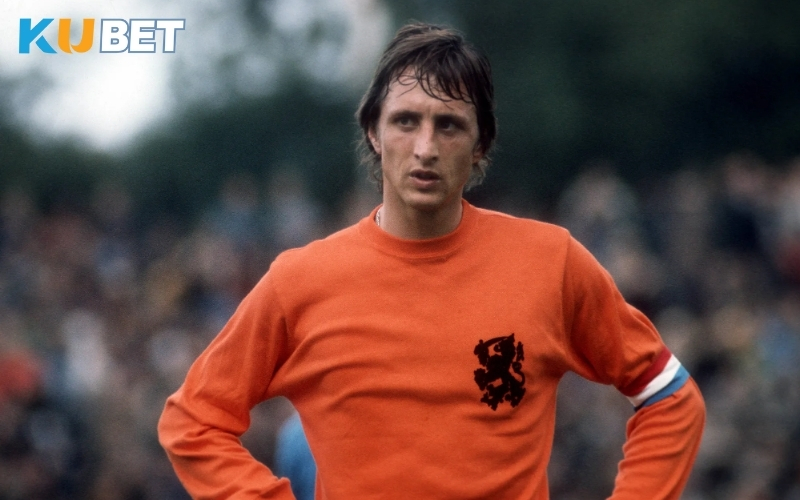 Johan Cruyff: "Bóng Đá Ba Lan" và Xây Dựng DNA Barcelona