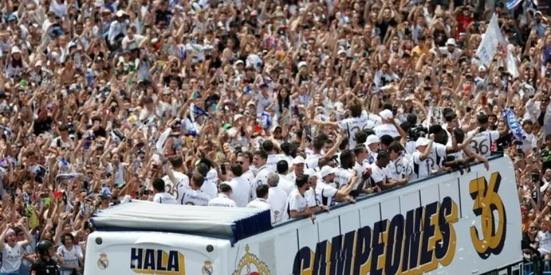 Cảm xúc bùng nổ cùng người hâm mộ khi xem trực tiếp La Liga