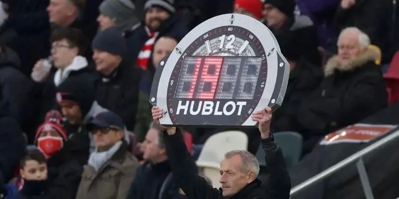 Tình hình giá bản quyền bóng đá tăng kỷ lục trong tương lai